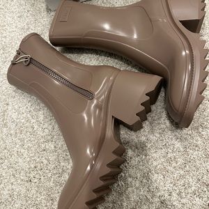 Chloe Betty rain boots
